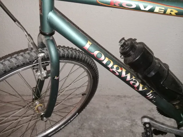 Bicicleta de montaña verde