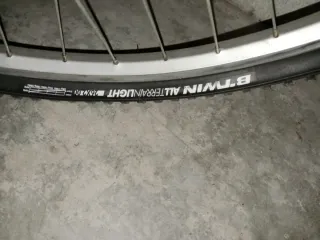 Bicicleta de montaña verde