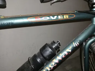 Bicicleta de montaña verde