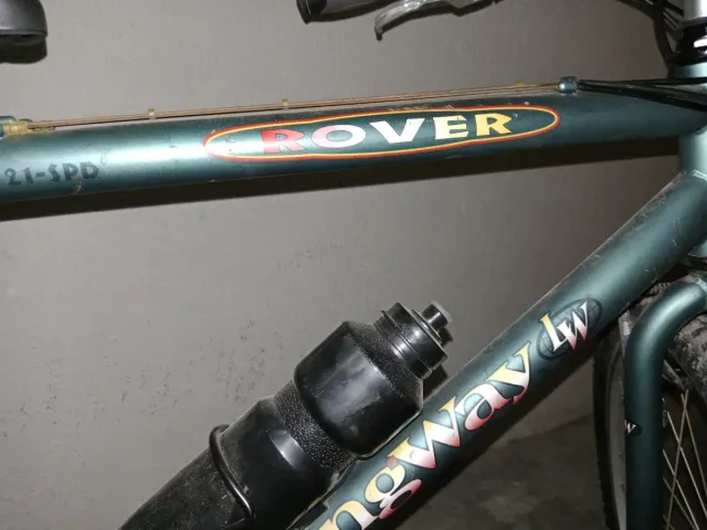 Bicicleta de montaña verde