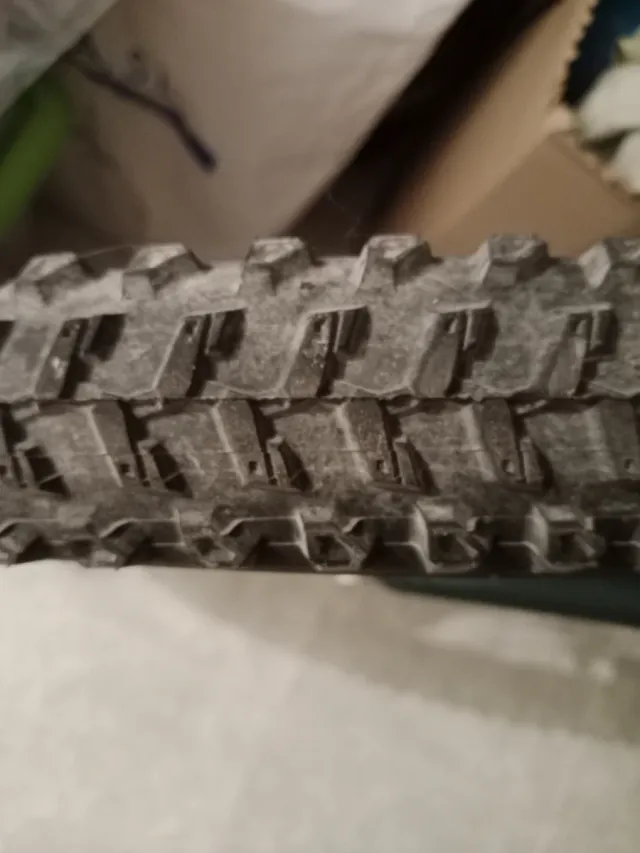 Bicicleta de montaña verde