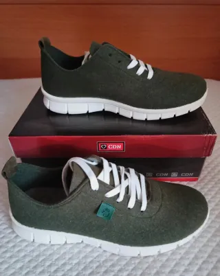 Zapatillas veganas (talla 39)