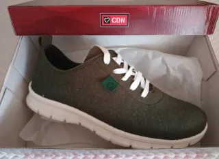 Zapatillas veganas (talla 39)