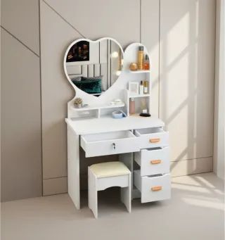 Toeletta con specchio a cuore