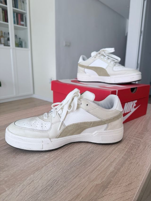 Zapatillas Puma Beige y Blanco