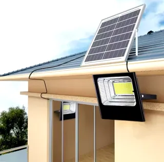 4 Faretti 100W con Pannello Solare 4 Telecomandi