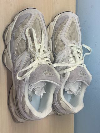 Zapatillas New Balance 9060 Talla 44