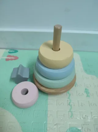 Torre di Impilamento Montessori in Legno