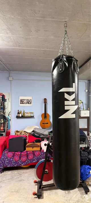 Saco de boxeo piel de bufalo + guantes.