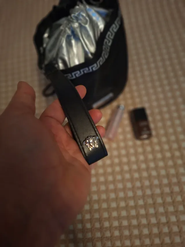 Bolsa Versace Preta e Prata