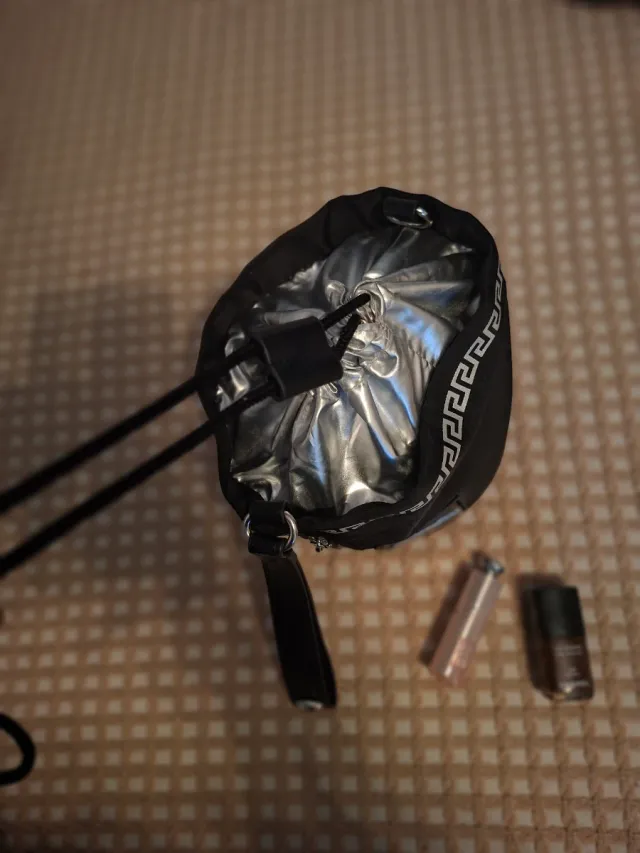 Bolsa Versace Preta e Prata