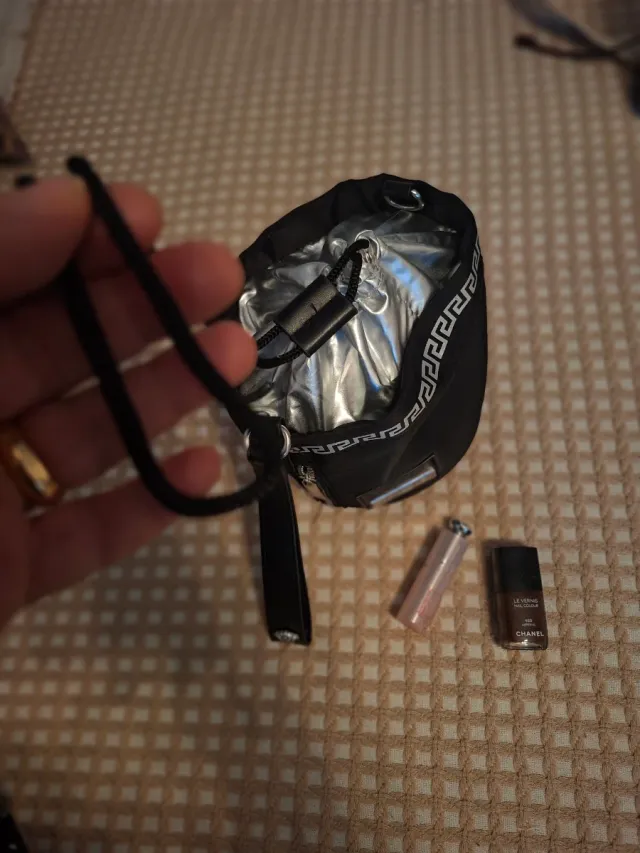 Bolsa Versace Preta e Prata