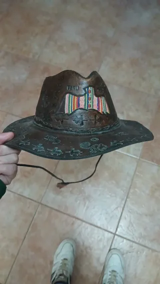 Sombrero de cuero estilo cowboy