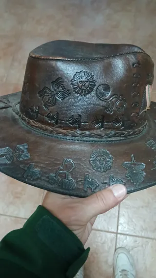 Sombrero de cuero estilo cowboy