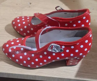 Zapatos de tacón rojos lunares talla29