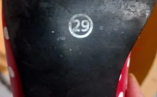 Zapatos de tacón rojos lunares talla29