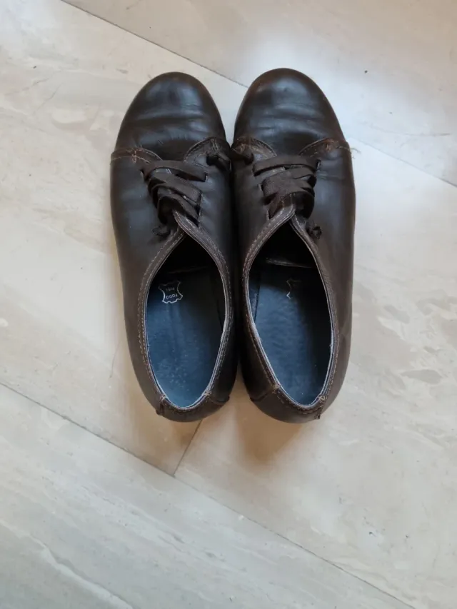 Zapatos de piel marrones