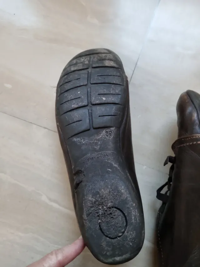 Zapatos de piel marrones