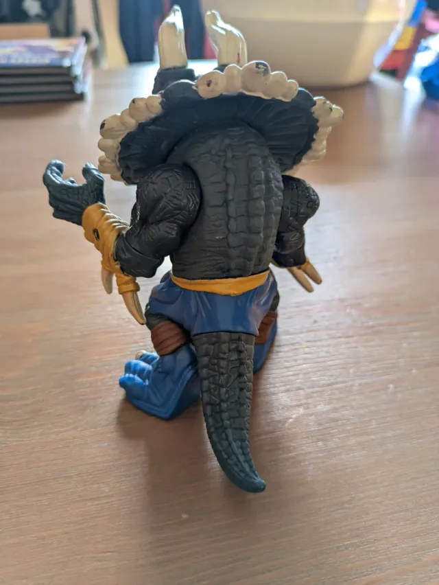 SPIKE EXTREME DINOSAURS MARTIAL ARTS MASTER 1996