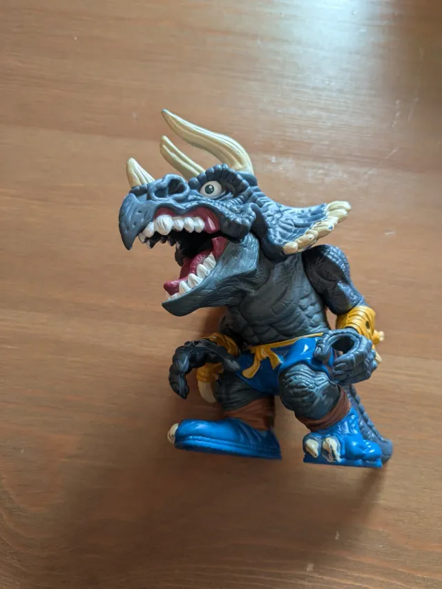 SPIKE EXTREME DINOSAURS MARTIAL ARTS MASTER 1996