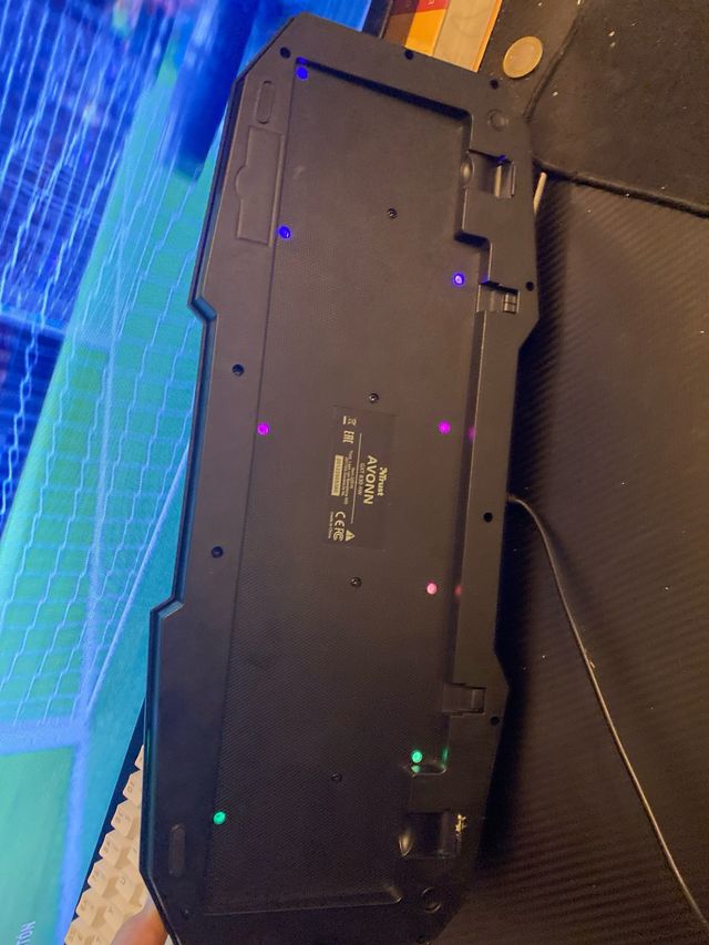 Teclado Gamer Membrana Trust RGB