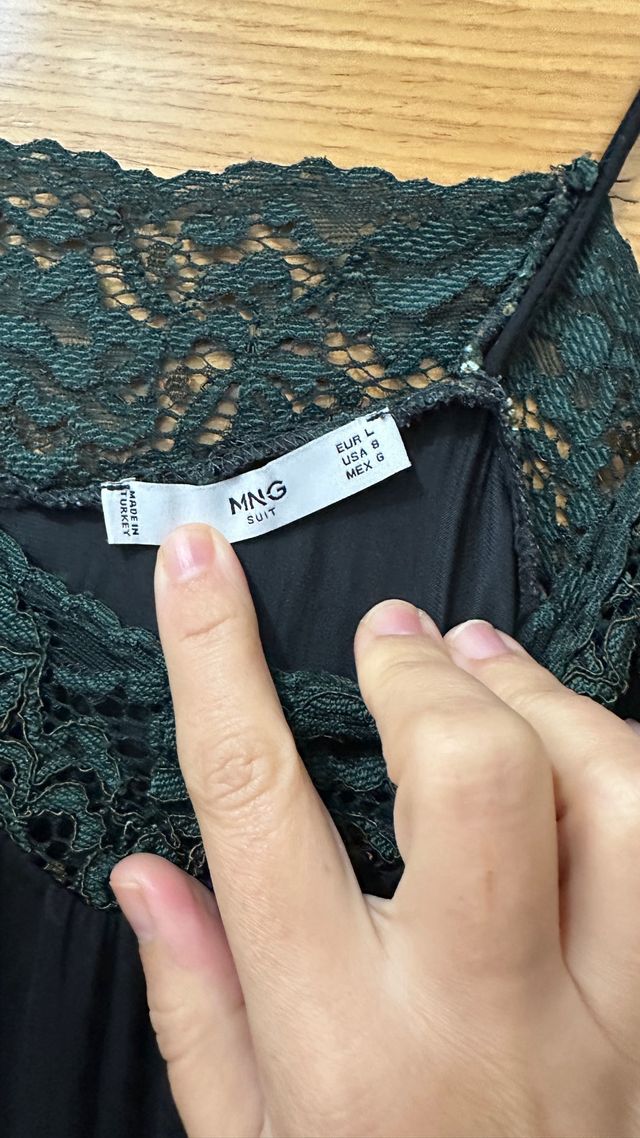 Vestido lencero Mango negro encaje verde T.L