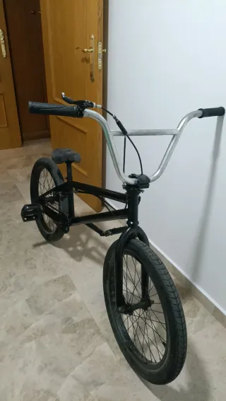 Bicicleta BMX Felt Negra
