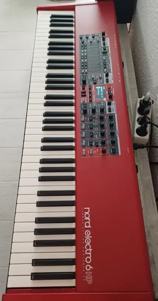 Nord Electro 6 HP Teclado Portátil