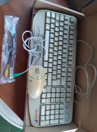 Teclado Mecánico Vintage FELINE Beige