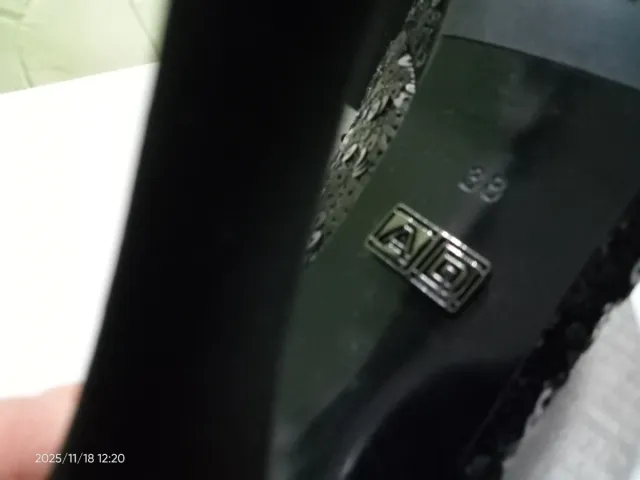 Zapatos de fiesta Adolfo Domínguez negros y platea