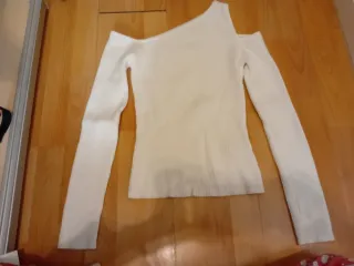 Jersey Bershka Hombros Descubiertos Blanco