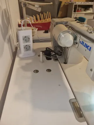 Máquina de coser industrial JUKI 8700B