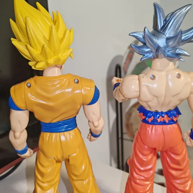 2 Figuras Goku