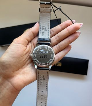 Reloj Lotus Negro y Plateado