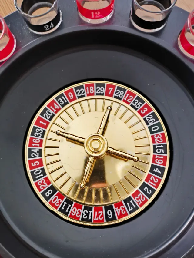 Juego Ruleta Casino con Vasos