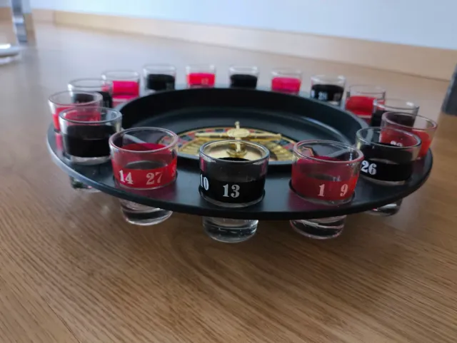 Juego Ruleta Casino con Vasos