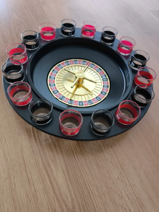 Juego Ruleta Casino con Vasos