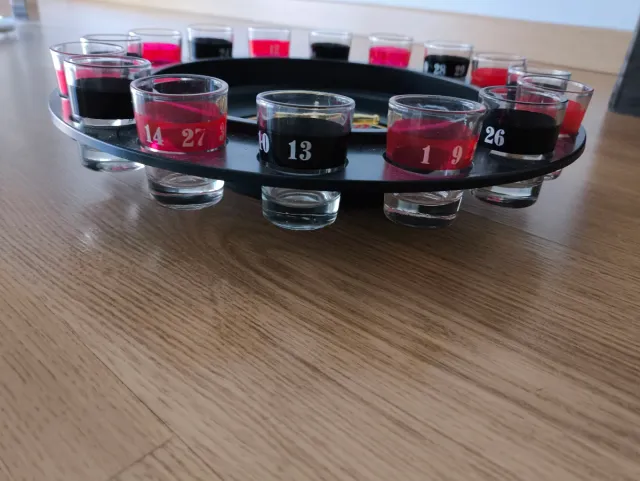 Juego Ruleta Casino con Vasos