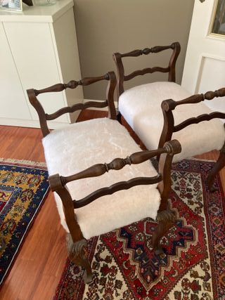 Marquesitas antiguas. Banquetas clásicas.