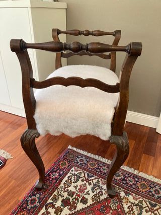 Marquesitas antiguas. Banquetas clásicas.