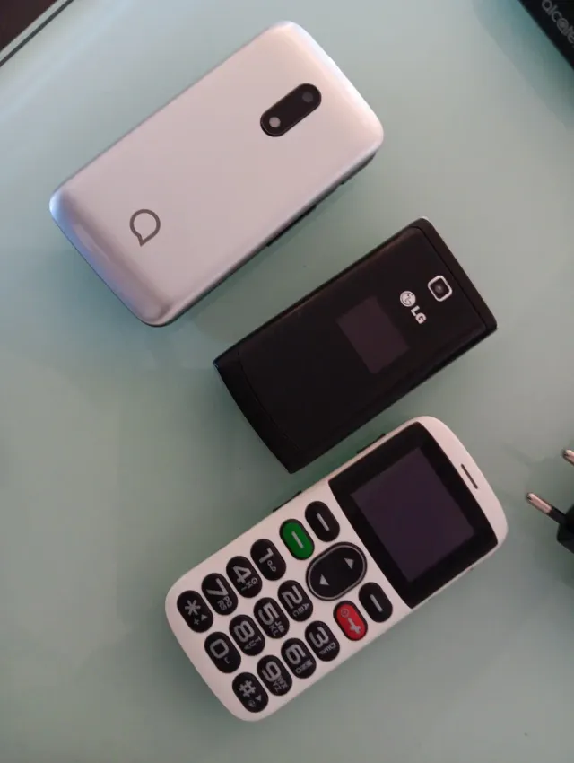 Lote 3 Telefoni Cellulari Alcatel e LG