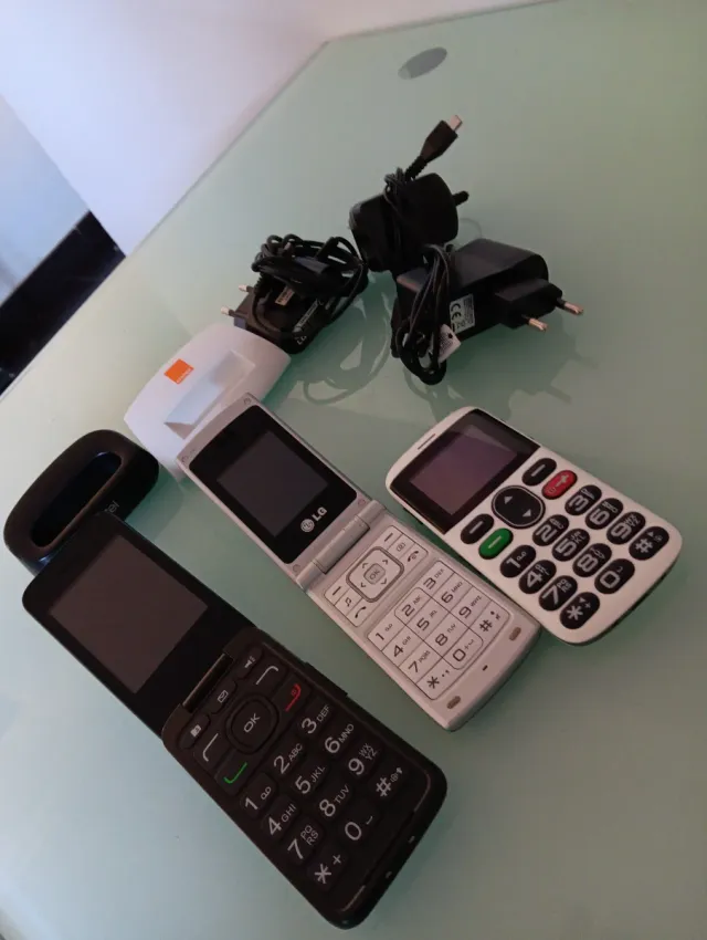 Lote 3 Telefoni Cellulari Alcatel e LG