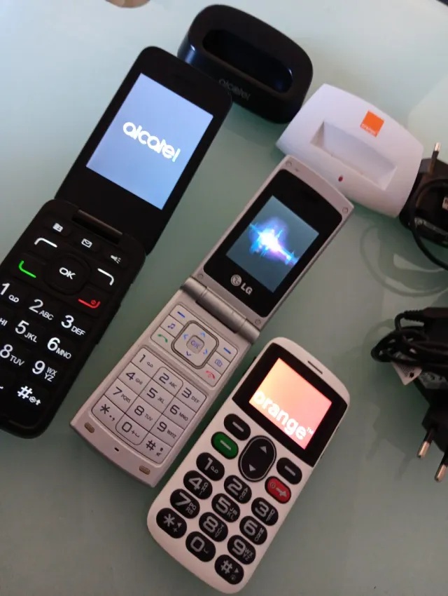 Lote 3 Telefoni Cellulari Alcatel e LG