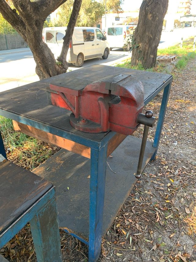 Banco de trabajo con tornillo