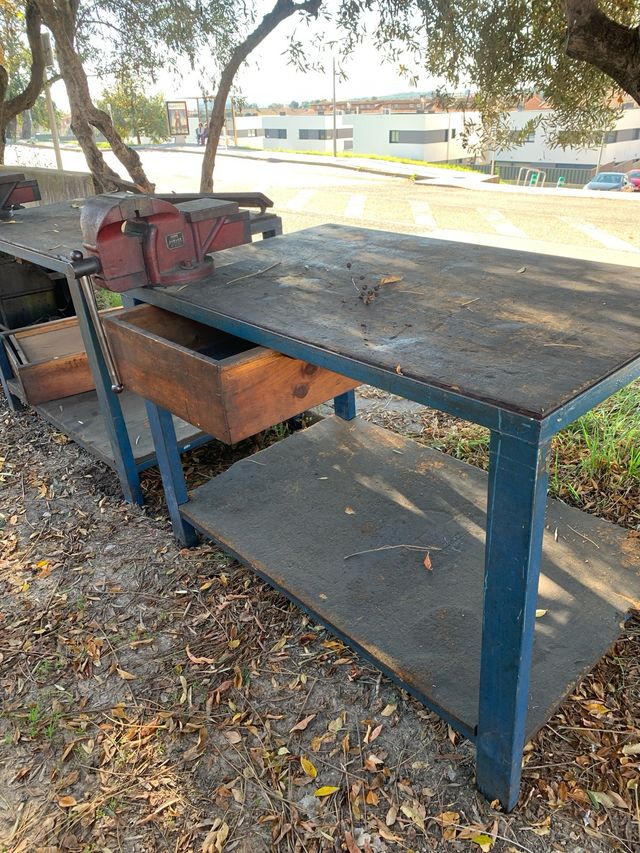 Banco de trabajo con tornillo