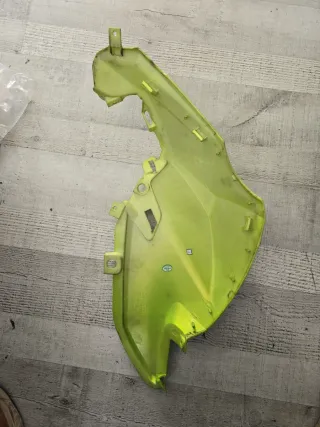 Carenado derecho combustible usado keeway 125