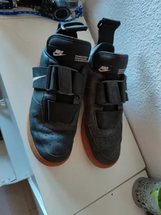 Tenis Nike Air Force 1 Utility Negro Goma