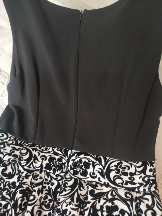 Elegante vestido negro y blanco