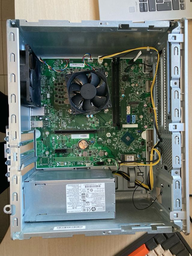 PC HP i7 8ª Gen Gris/Blanco