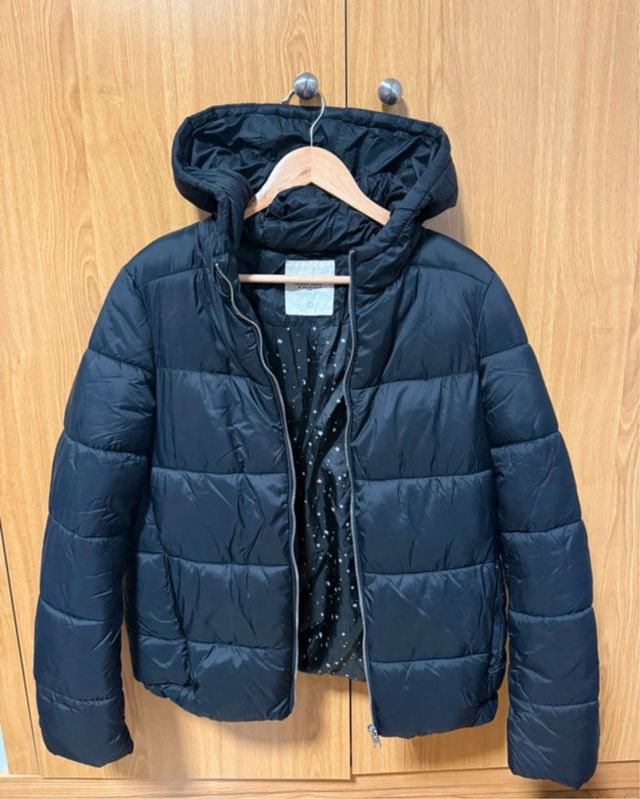 Plumífero Negro Green Coast con Capucha